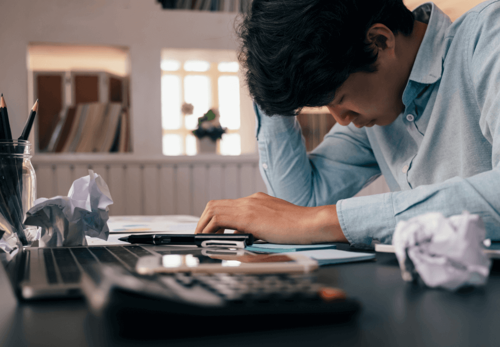 Funcionários que faltam muito: o que a empresa pode fazer para evitar prejuízos?