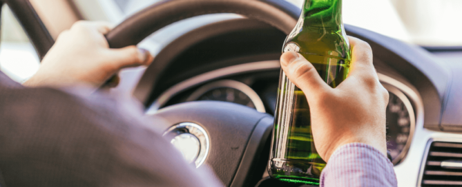 DIRIGIR EMBRIAGADO/ALCOOLIZADO É CRIME? DEIXAR UMA PESSOA SEM CARTEIRA DE MOTORISTA DIRIGIR É CRIME? ENTENDA!